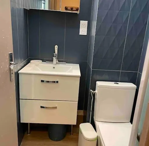 Face - 2 Personnes Appartement *